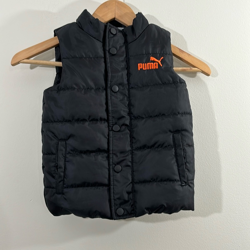 Boys Puma Puffer Vest in Solid Black With Orange Logo - Size 4T - Picture 2 of 10